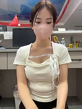 gougou13 live sex cam