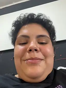Hailey_Curvy webcam