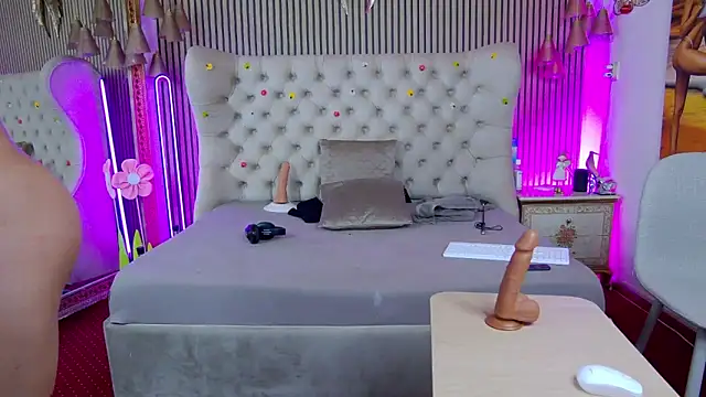 PlayfulShow webcam