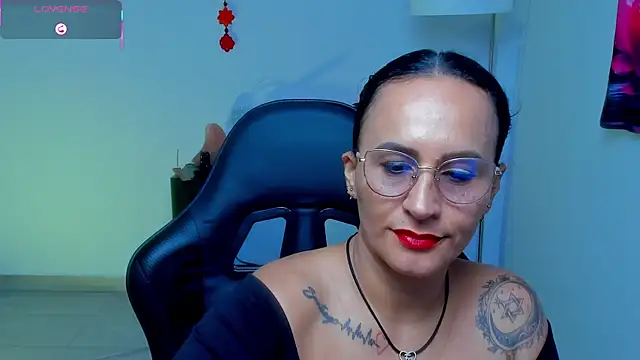 Sara_Charmy webcam