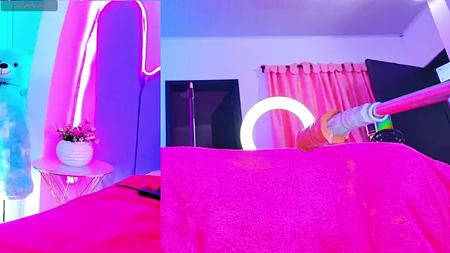 NathaxaLeans webcam
