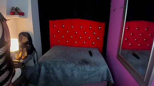 scarletbigtitties - ScarletBigTitties's free webcam - UK Sex Cams