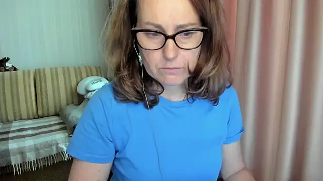 lauraoven - Lauraoven's free webcam - UK Sex Cams