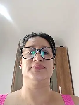 keilymadam Live Webcam on Stripchat