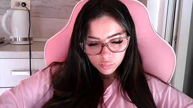 LovelyJulliette webcam