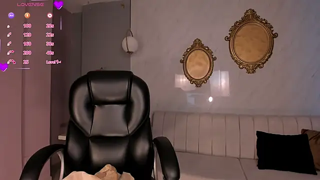 MaryLewis_ webcam