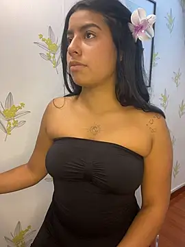 Laia_white webcam