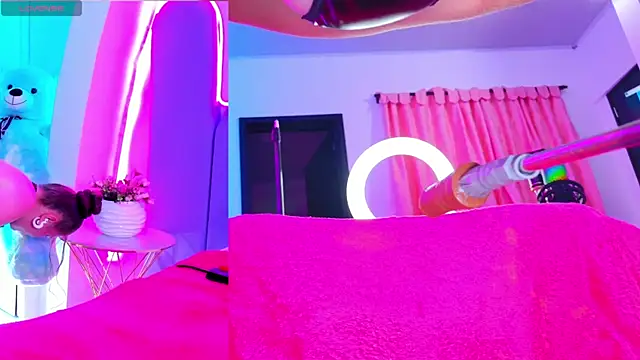 NathaxaLeans webcam