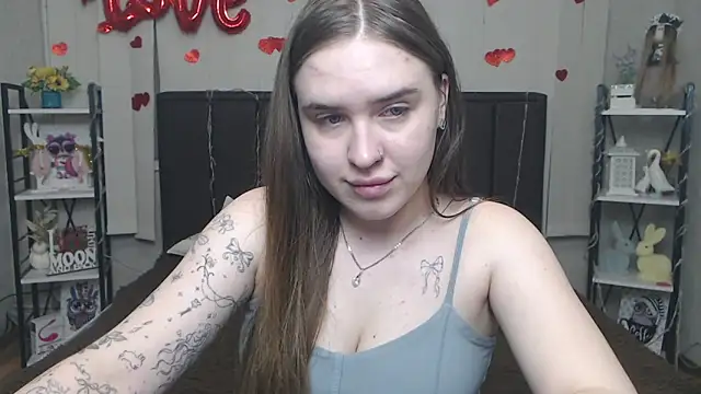 LauraHlot webcam