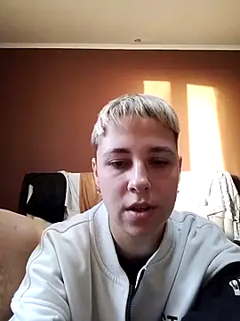 Gussie_Bridie webcam