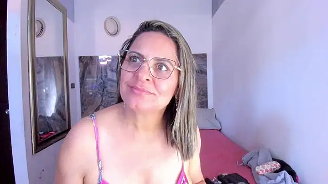 Agatha_Pleasure webcam