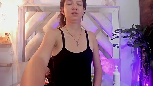 sofy_bonnet1 webcam