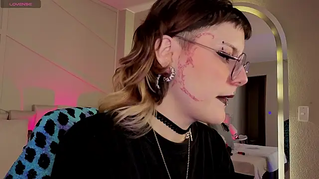 Rossiee_huntt webcam