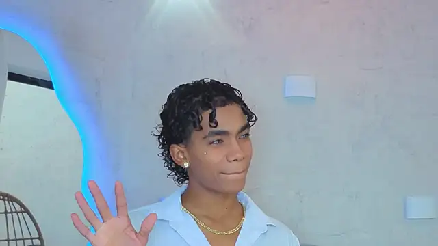 AlanCutee webcam
