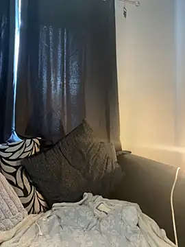 SexyLoLoUK webcam