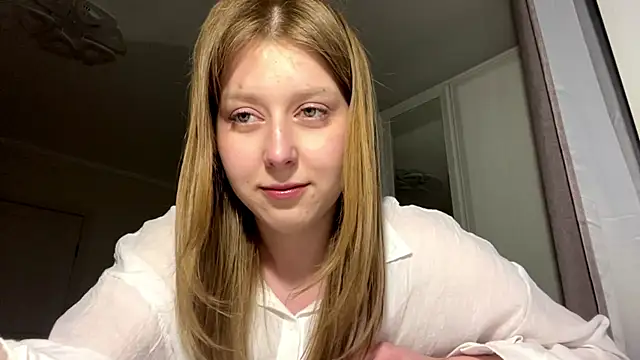 HeyItsAgata webcam