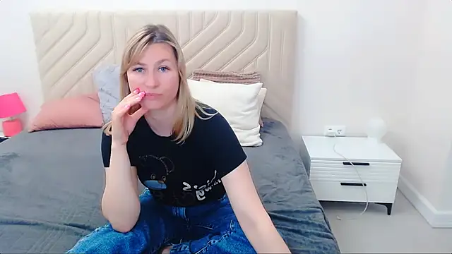 Incredible_Ariela webcam