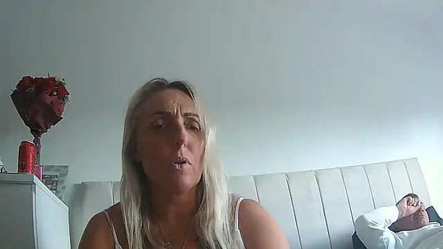theblondecocklover webcam