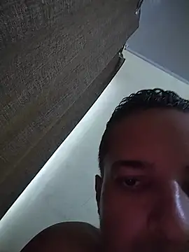 Alvarito_25 webcam