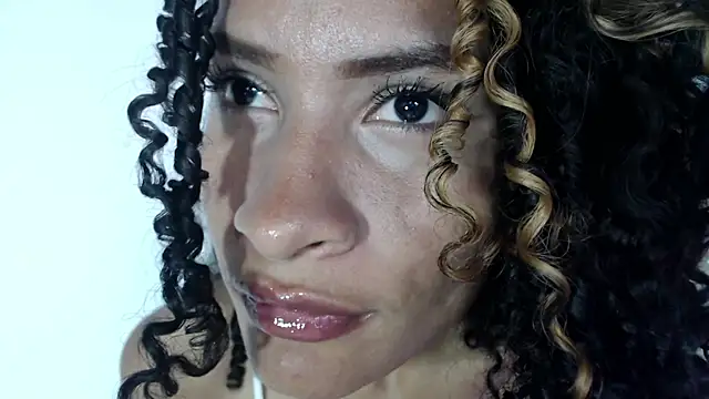 mailyn_gold webcam