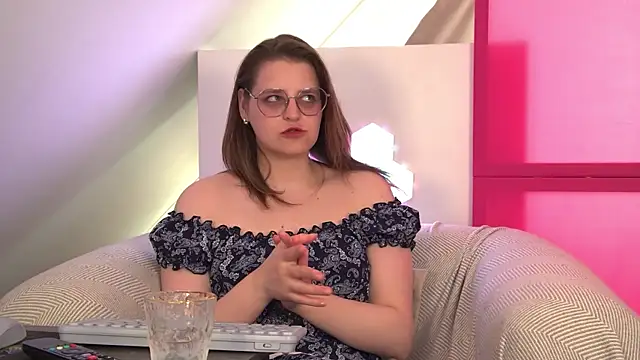 alexaavery - AlexaAvery's free webcam - UK Sex Cams