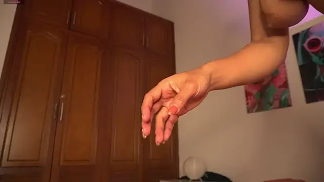 pocahotass_11 webcam