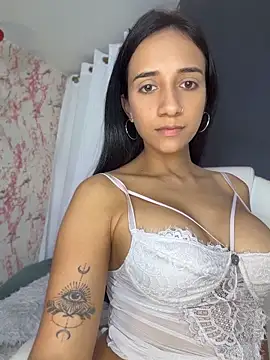 UrNewFantasy webcam