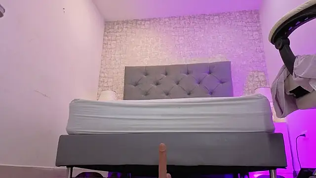 ChloeMoon9 webcam