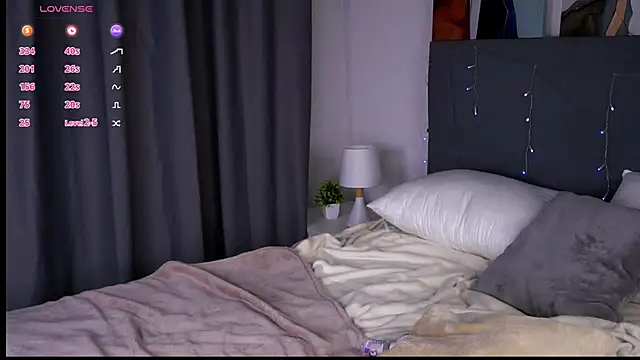NelleMihalko webcam