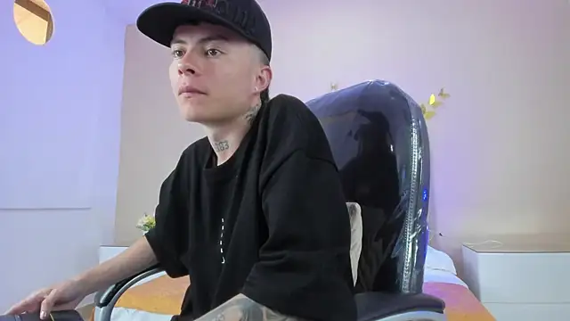 Nascary_Fox webcam
