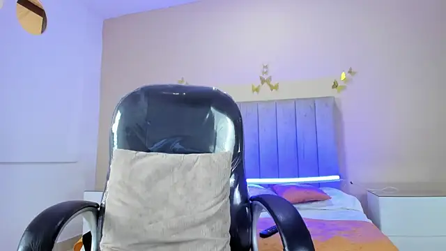 Nascary_Fox webcam
