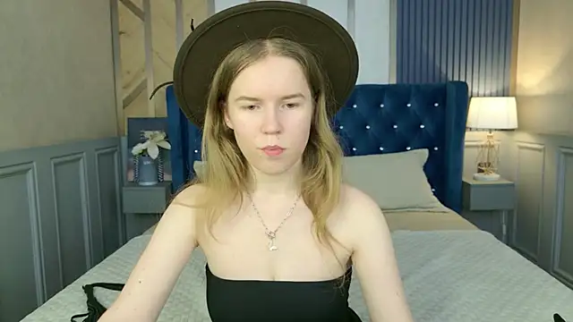 Alida_Brice webcam