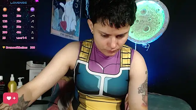 girl_intense444 webcam