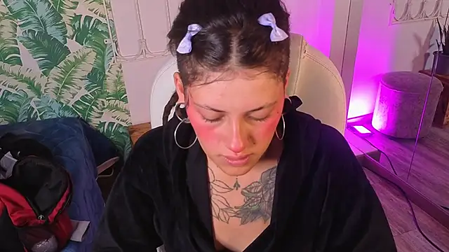 _sharlotte777 webcam