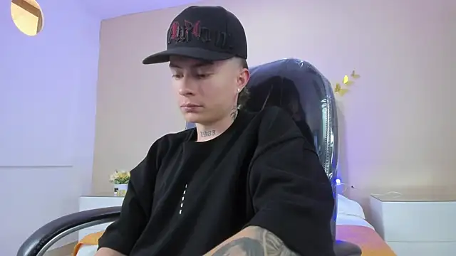 Nascary_Fox webcam