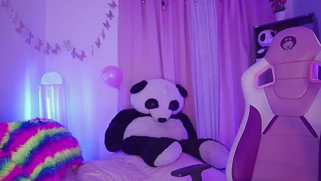 nahomy_2308 webcam