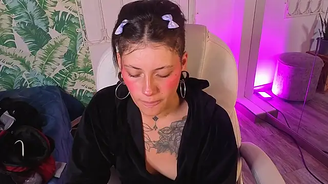 _sharlotte777 webcam