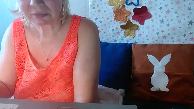 QueenLana webcam