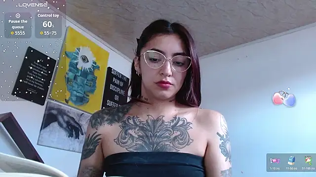 ZoeBakers_ webcam