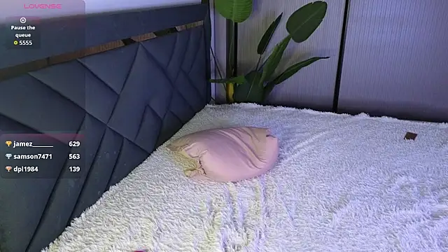 TrishaRey webcam