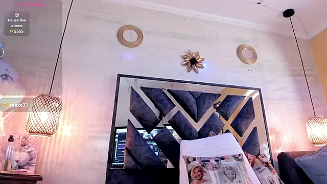 annie_vega17_ webcam