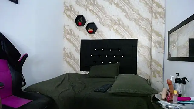 issa__love webcam