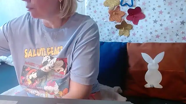 QueenLana webcam