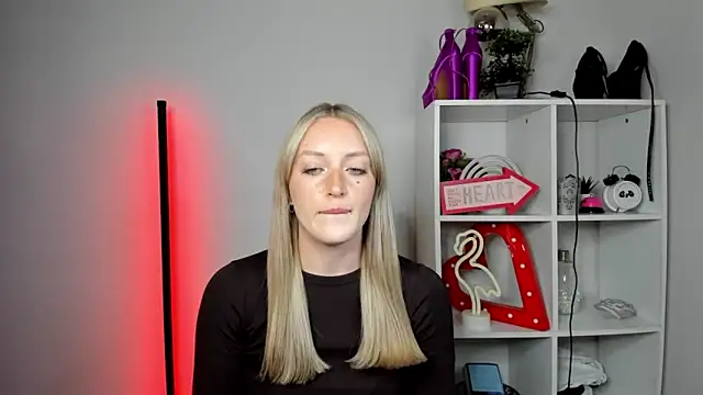 EvelynBlond webcam
