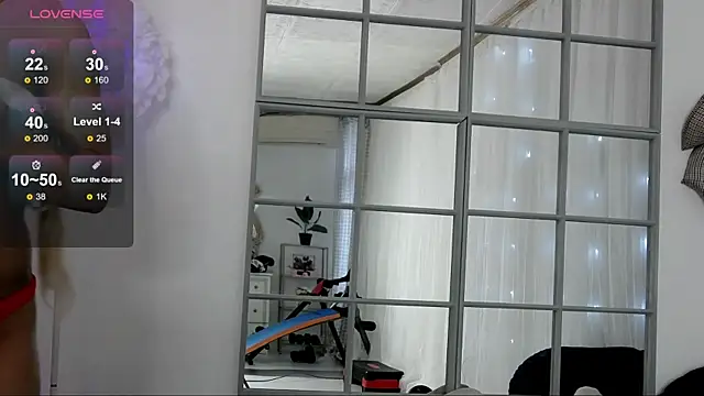 SarahRaynex webcam