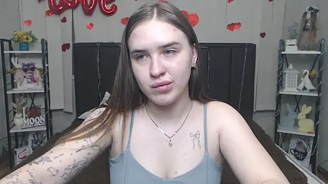 LauraHlot webcam