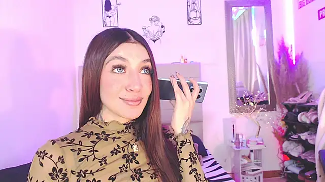 Anna_belly webcam