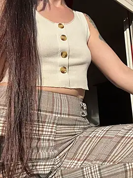 LolloLara91 webcam