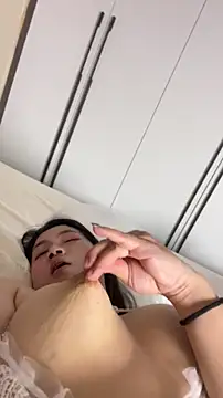 mo-mo-69 webcam