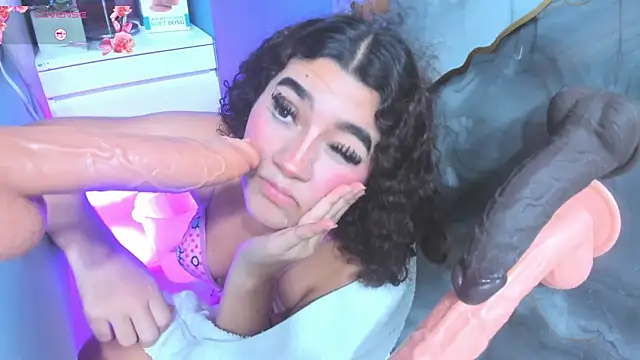 little_valentinaa webcam